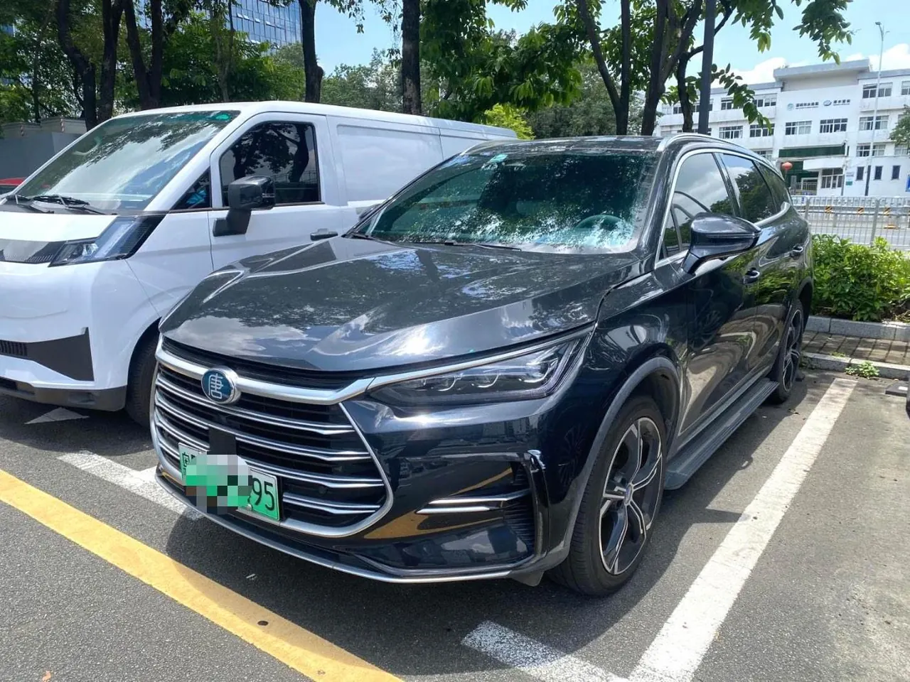 BYD Tang New Energy 2021 Tang DM-i 1.5T Stepless 112KM Honorable Automatic Gear - View 1