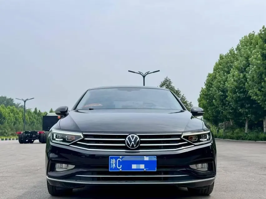 Volkswagen 2020 Magotan 2.0TSI 330TSI luxury automatic transmission 3