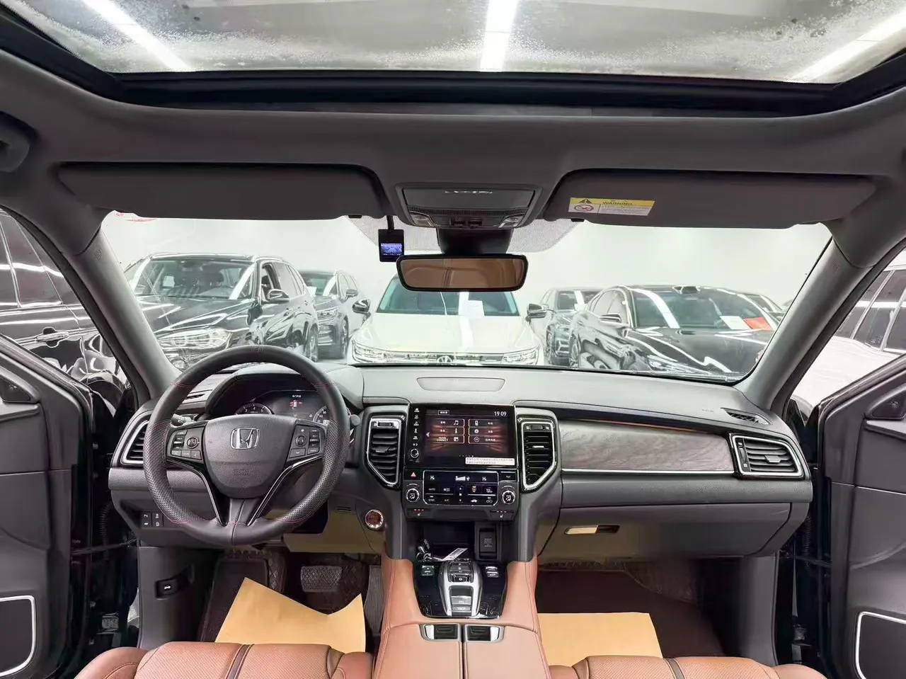 Honda 2020 UR-V 2.0T 370TURBO 4-wheel drive exclusive automatic gear 9