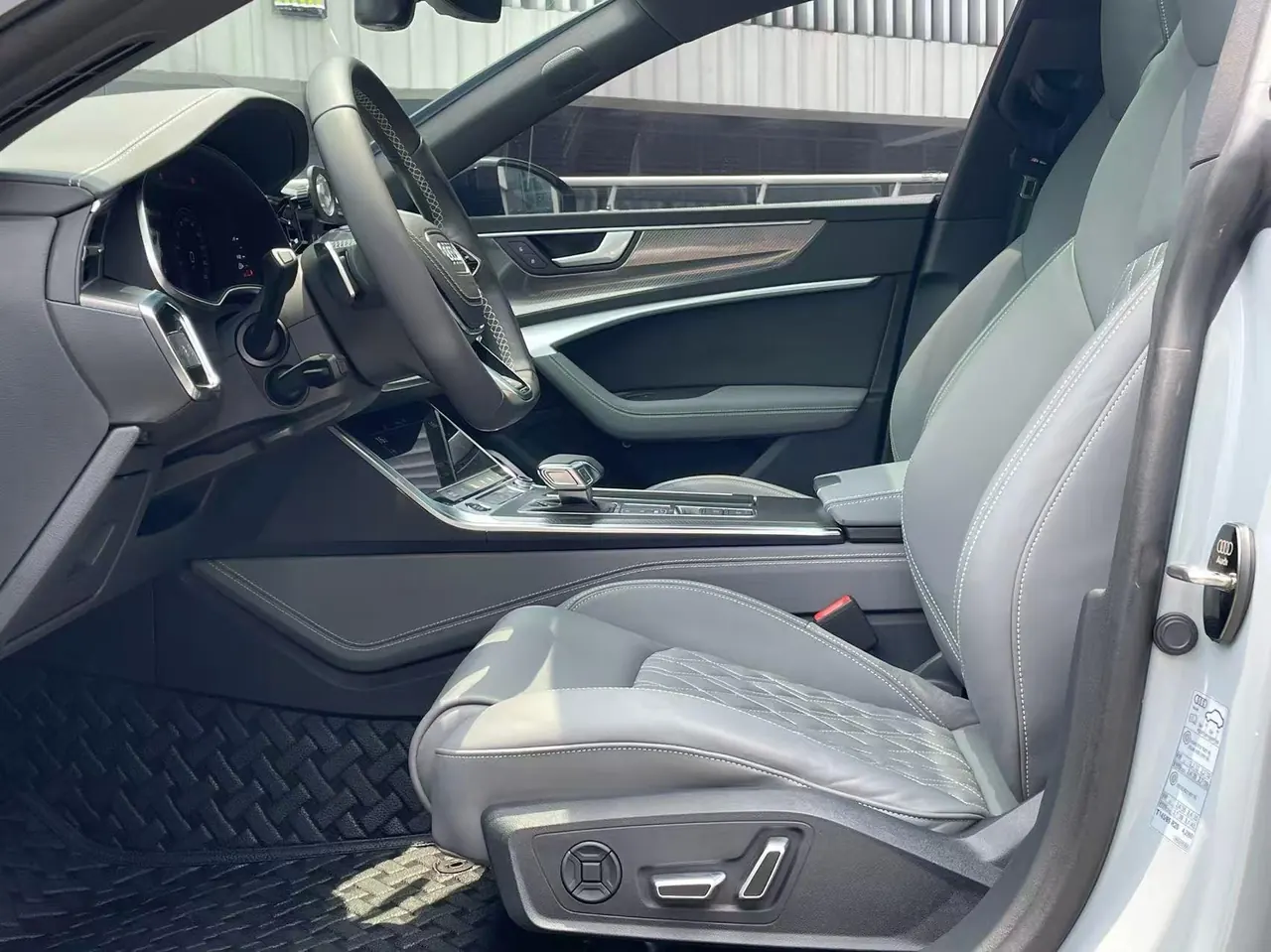 Audi 2025 A7L 2.0TFSI 45TFSI Quattro RS Kit Racing Edition Automatic 8
