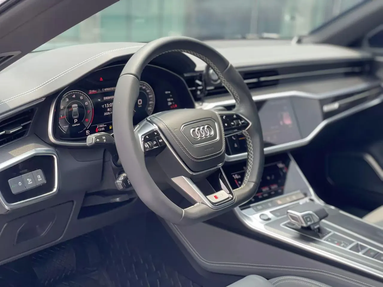 Audi 2025 A7L 2.0TFSI 45TFSI Quattro RS Kit Racing Edition Automatic 9