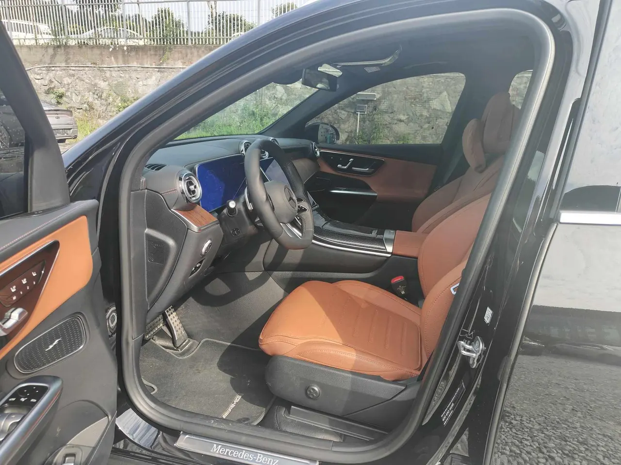 Mercedes Benz GLC Class 2025 GLC 350 e L 4MATIC 2.0T Collection Edition Automatic Gear 3