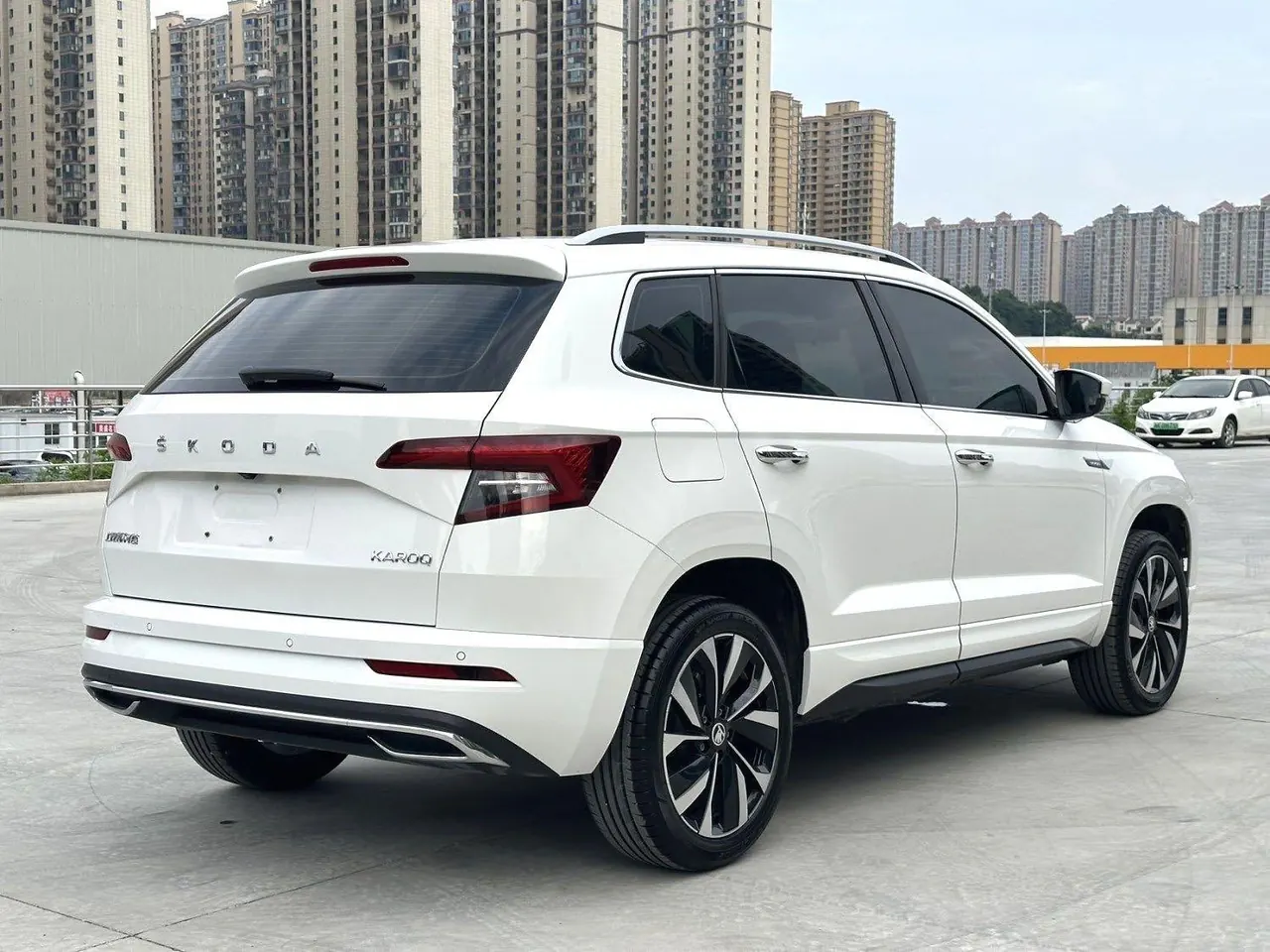 Skoda 2022 Keluoke 1.4TSI TSI280 Premium Edition Automatic Gear 4