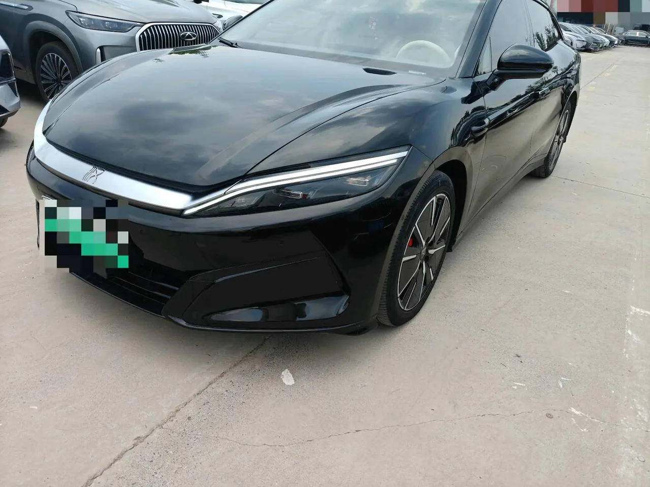 Открыть галерею: BYD 2025 Han l DM-i 1.5T stepless 200KM laser Radar exclusive automatic gear