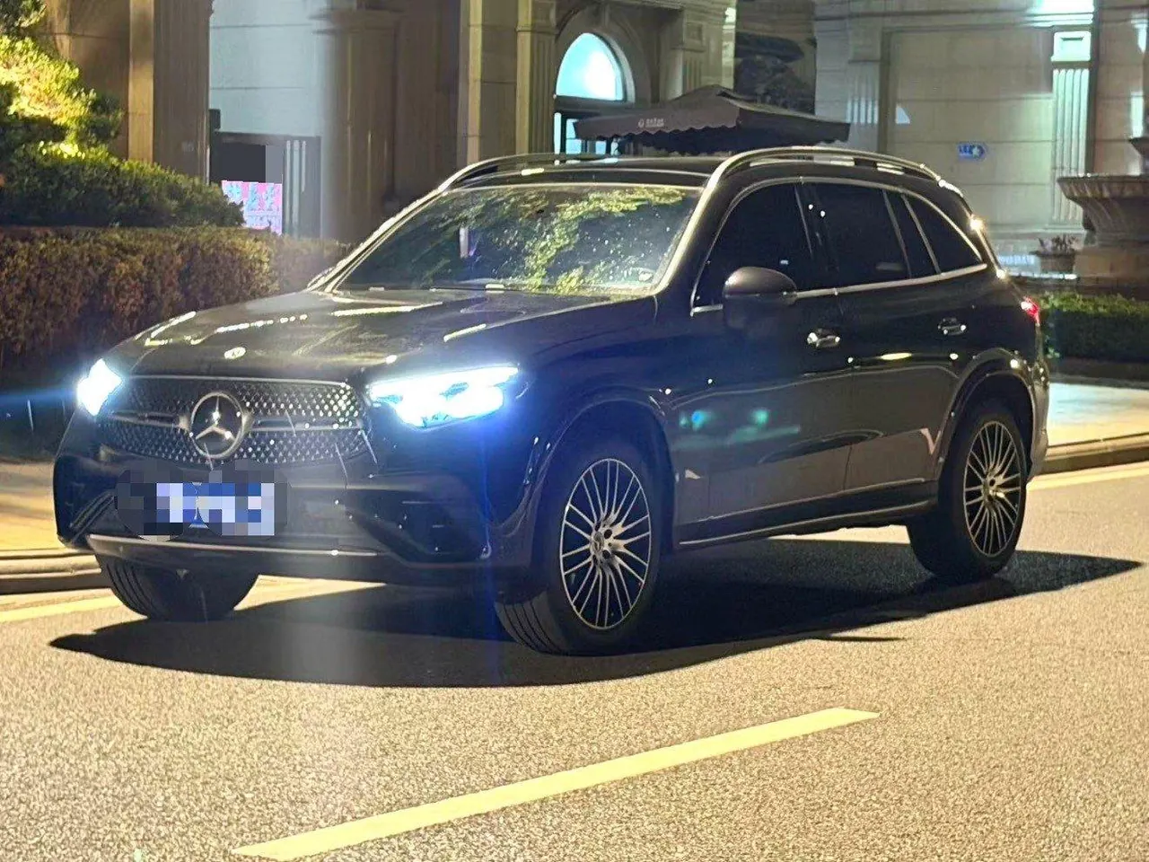 Открыть галерею: Mercedes Benz 2026 GLC 300 L 4MATIC 48V 2.0T Luxury 5-seat Automatic Gear