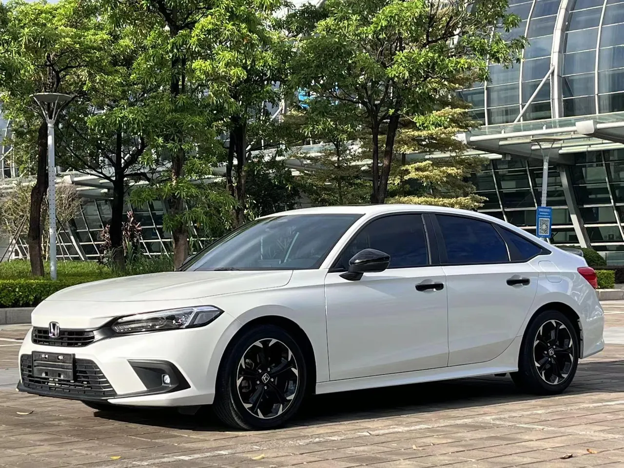 Открыть галерею: Honda 2022 Civic 1.5T Stepless 240TURBO Combustion Edition Automatic Gear