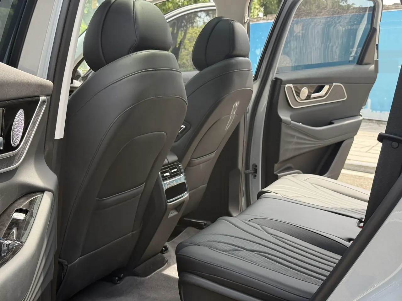 Chery 2025 Fengyun T9 C- DM 1.5T 120 Long Endurance Edition Honorable 7-seat Lithium Iron Phosphate Automatic Gear 4
