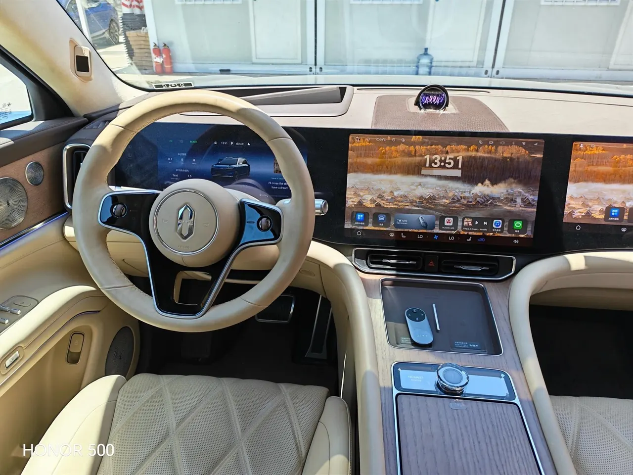 AITO 2025 AITO M9 extended range Ultra version 52kWh6 seat version automatic gear 9