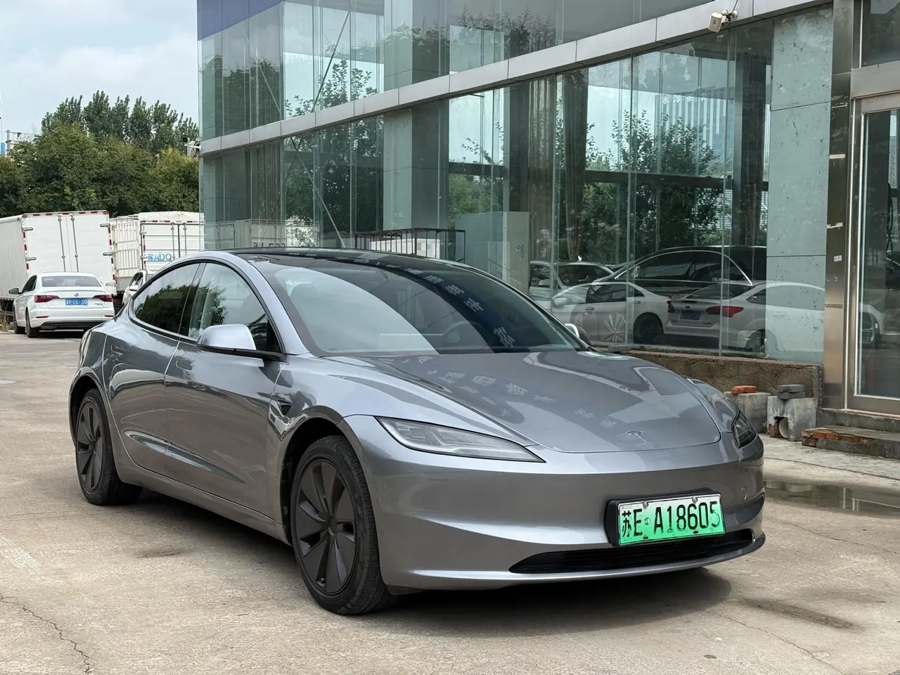 Tesla 2023 Model 3 Rejuvenation Edition Rear Wheel Drive Automatic Transmission 3