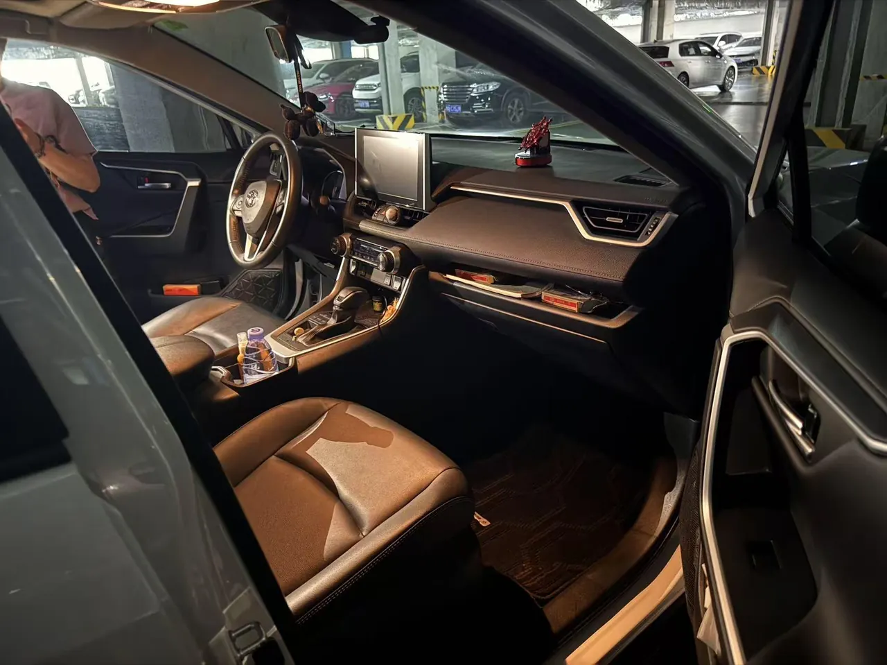 Toyota 2022 RAV4 Rongbo 2.0 Stepless Two-Drive Fashion Plus Edition Automatic Gear 3
