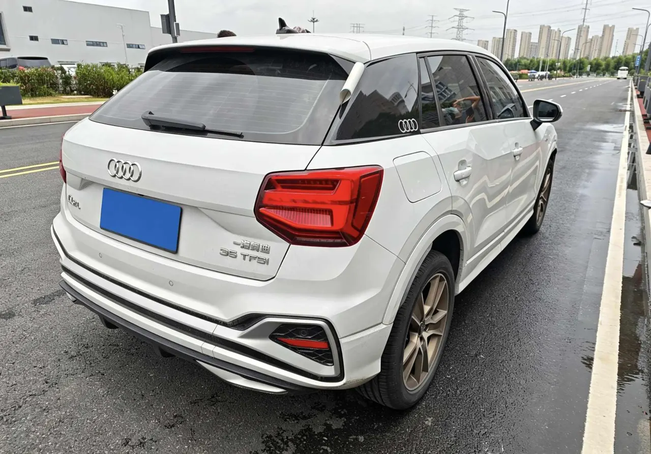 Audi 2022 Q2L 1.4TFSI 35TFSI Fashion Elegant Automatic 3