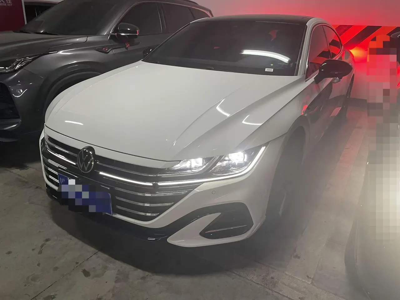 Open image lightbox: Volkswagen 2026 CC 2.0TSI 380TSI eye-catching 30 million selected automatic gear