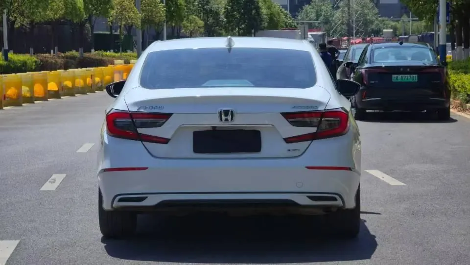 Honda 2022 10th Generation Accord Hybrid 2.0 Stepless Sharp Cool Edition Automatic Gear 8