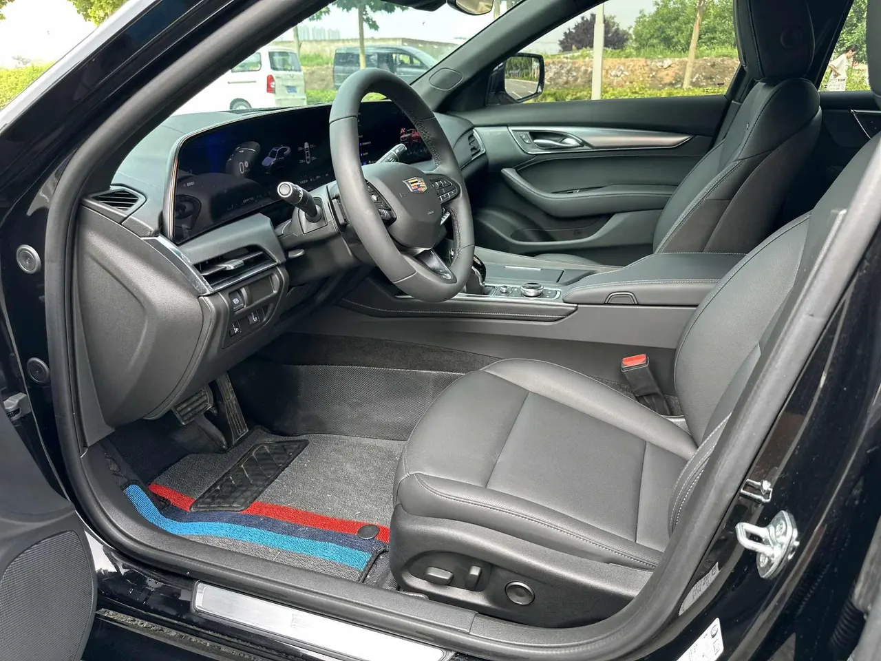 Cadillac 2025 CT5 2.0T 28T City Sports Edition Automatic Gear 4