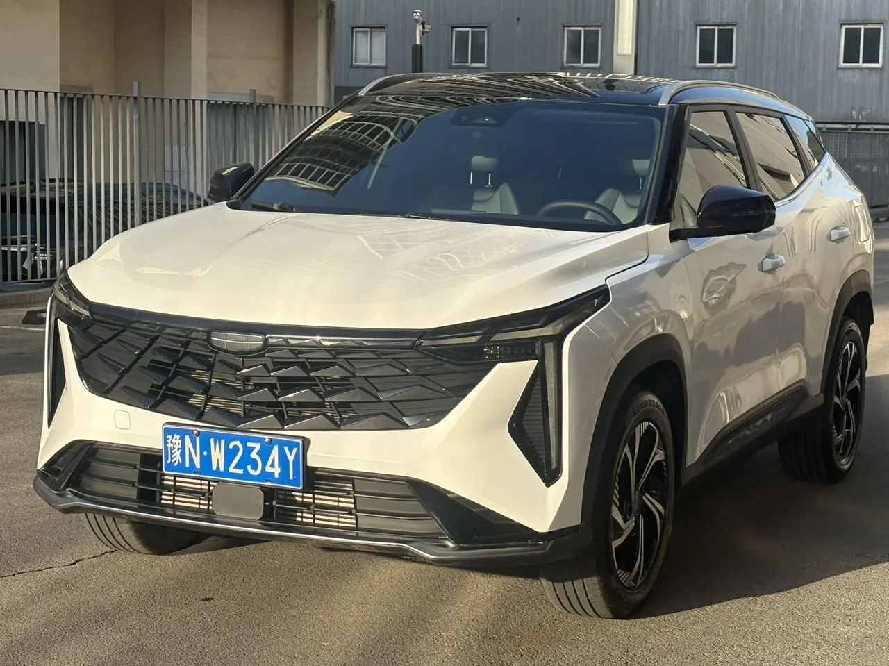 Открыть галерею: Geely 2023 Boyue COOL 1.5TD COOL Smart Auto