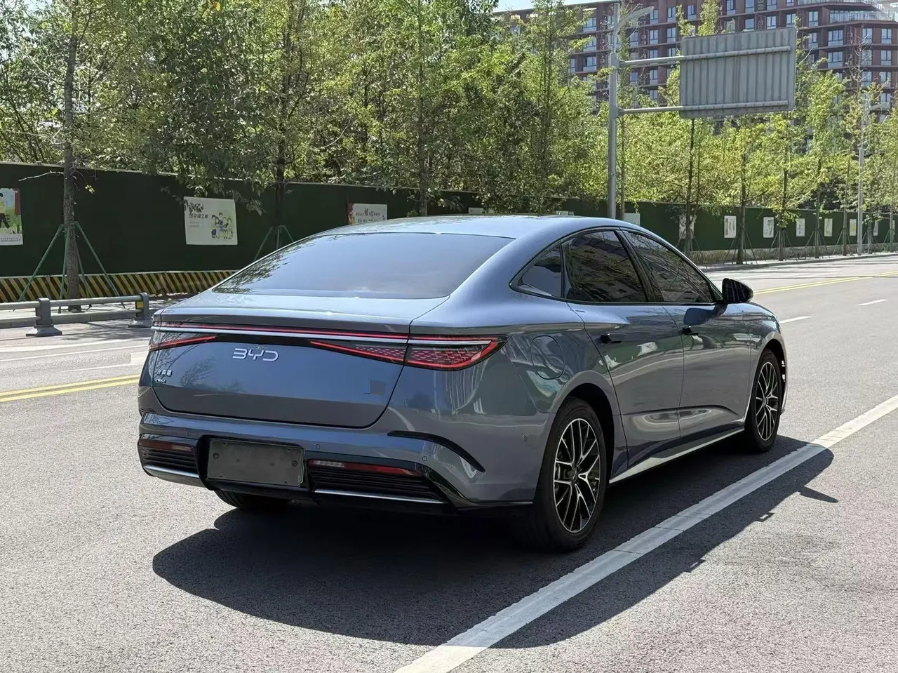 BYD 2024 Seal DM-i 1.5T Stepless Glory Edition 121km Flagship Automatic Gear 9