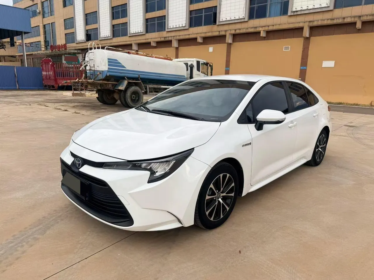 Открыть галерею: Toyota 2023 Lei Ling Shuangqing 1.8 Stepless Intelligent Electric Hybrid Leading Edition Automatic Gear