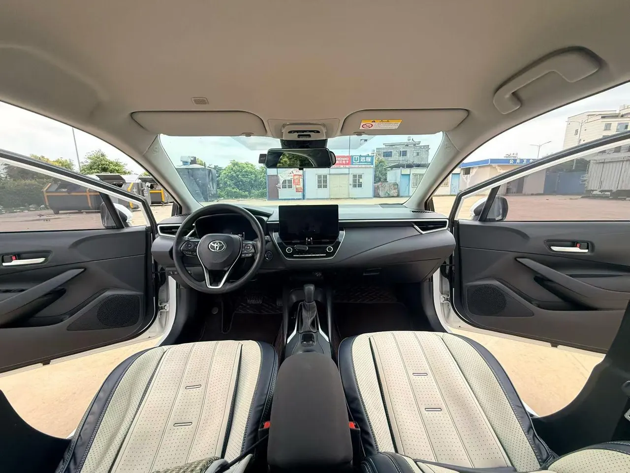 Toyota 2023 Lei Ling Shuangqing 1.8 Stepless Intelligent Electric Hybrid Leading Edition Automatic Gear 5