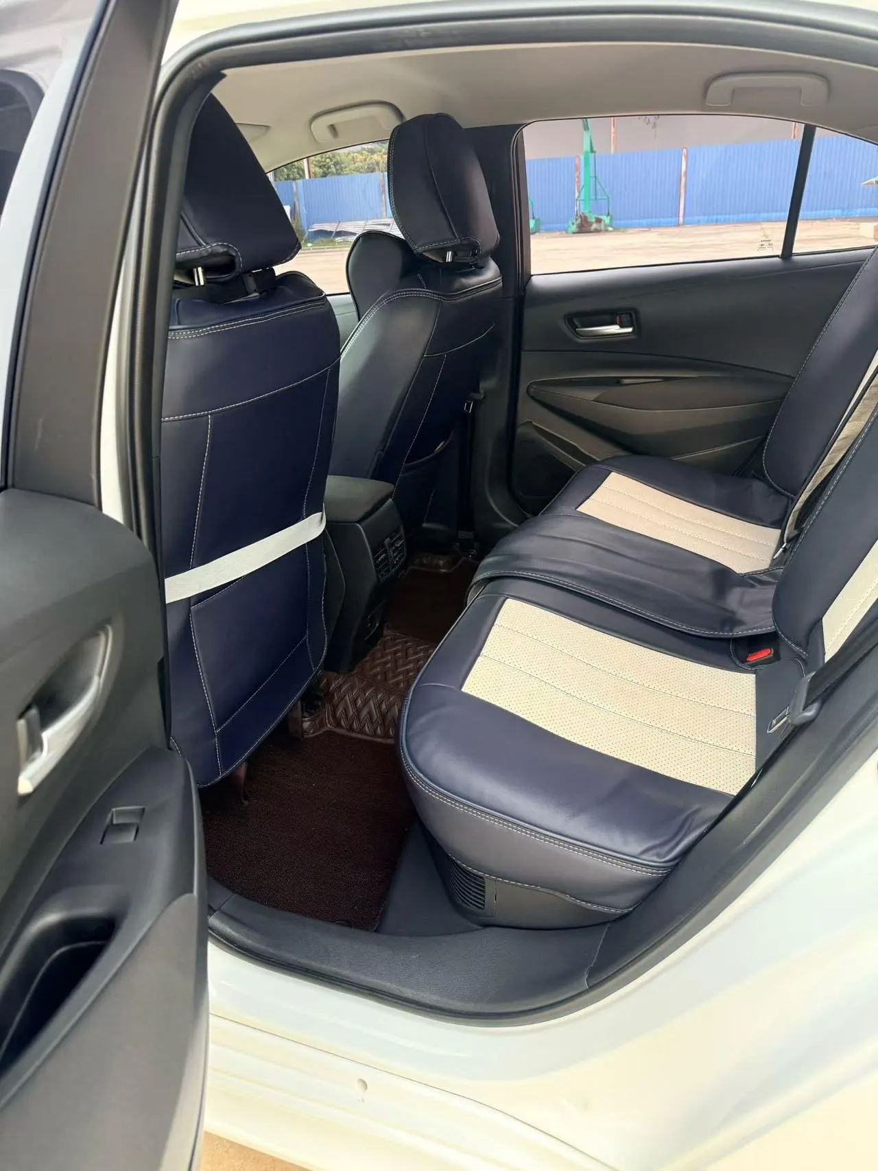 Toyota 2023 Lei Ling Shuangqing 1.8 Stepless Intelligent Electric Hybrid Leading Edition Automatic Gear 6
