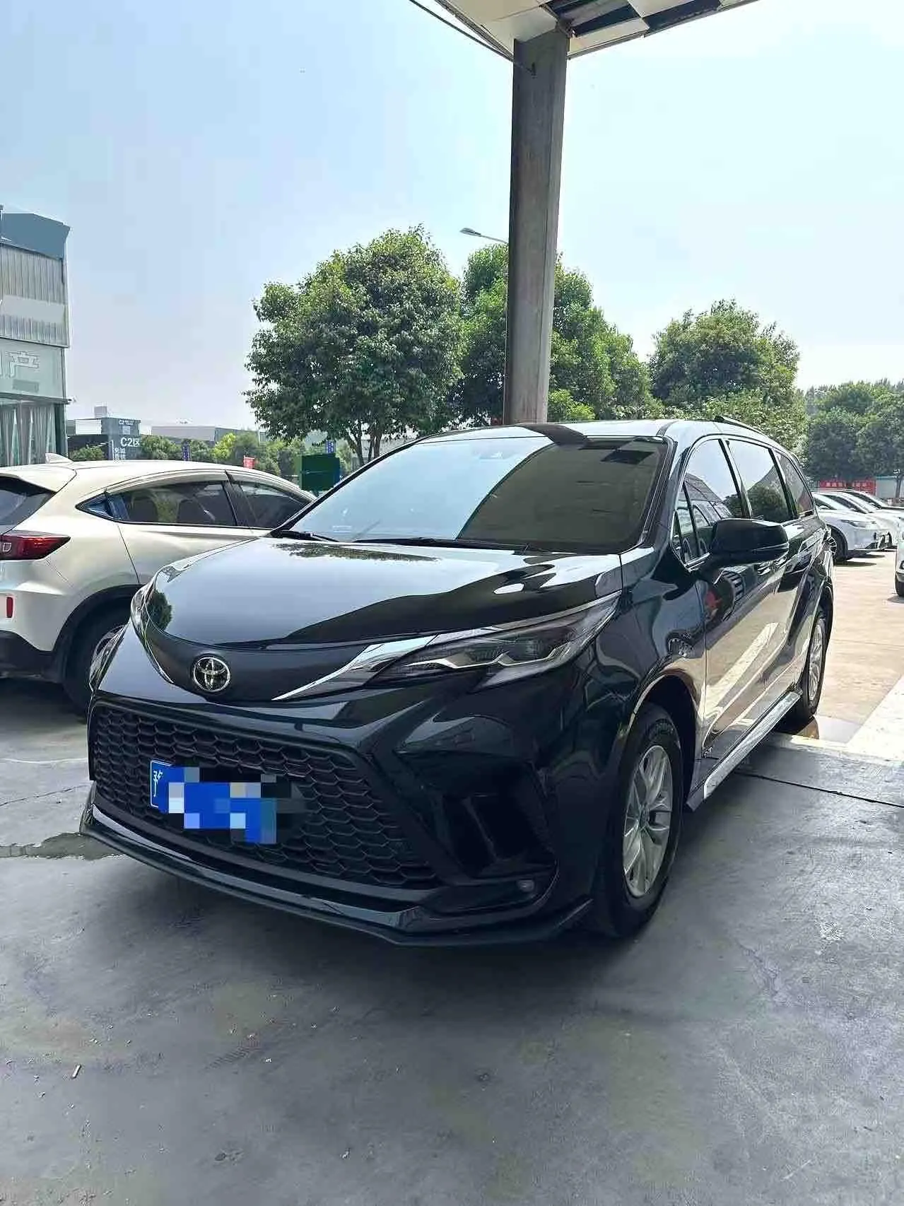 Open image lightbox: Toyota 2024 Grevia HYBRID 2.5 Stepless Comfort Edition Automatic Transmission