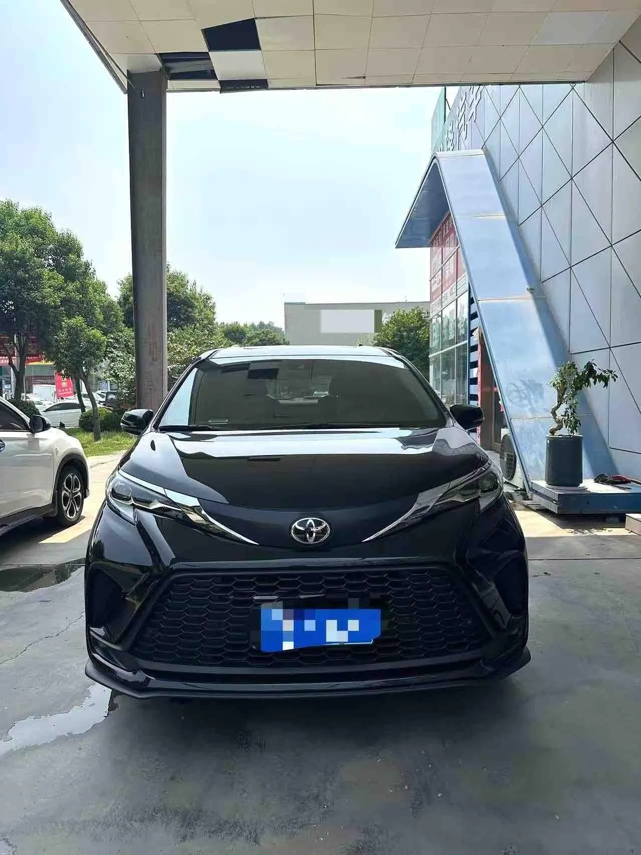 Toyota 2024 Grevia HYBRID 2.5 Stepless Comfort Edition Automatic Transmission 4