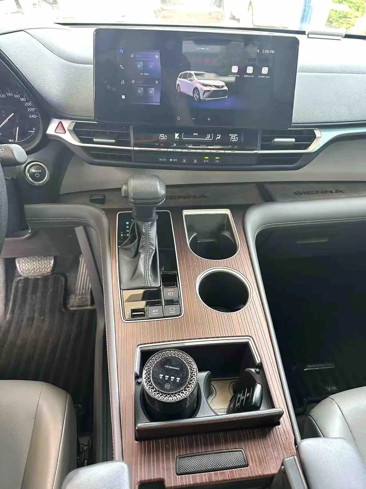 Toyota 2024 Grevia HYBRID 2.5 Stepless Comfort Edition Automatic Transmission 7