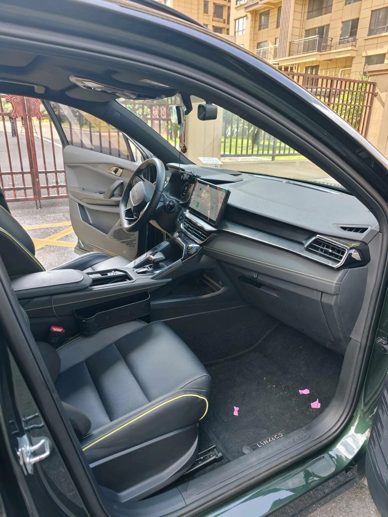 LYNK&amp;CO 06 New Energy 2023 LYNK&amp;CO 06 PHEV 1.5T Remix Hero Automatic Gear 4