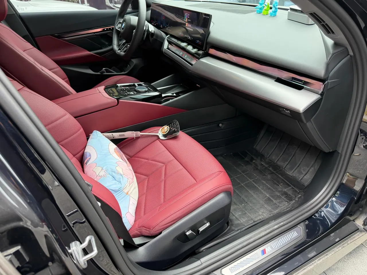 BMW 5 Series 2024 model 530Li 48V 2.0T Leading Edition M Sport Package Automatic 6