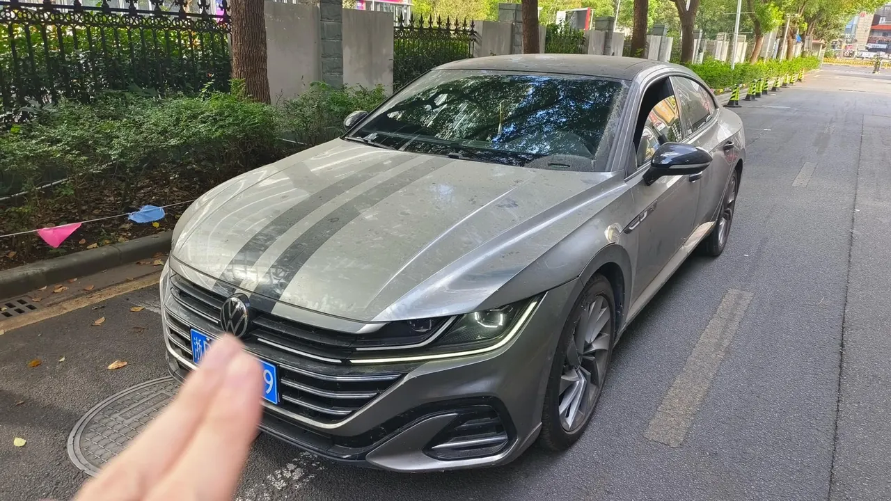 Открыть галерею: Volkswagen 2021 CC 2.0TSI 380TSI eye-catching automatic gear