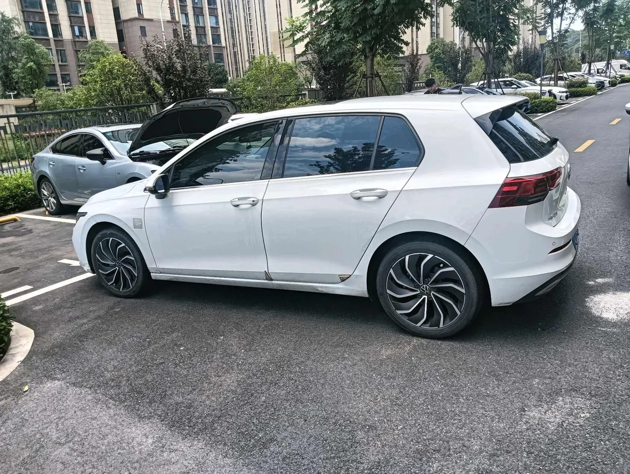Volkswagen 2021 Golf 8 PRO 1.4TSI 280TSI First Edition Automatic 2