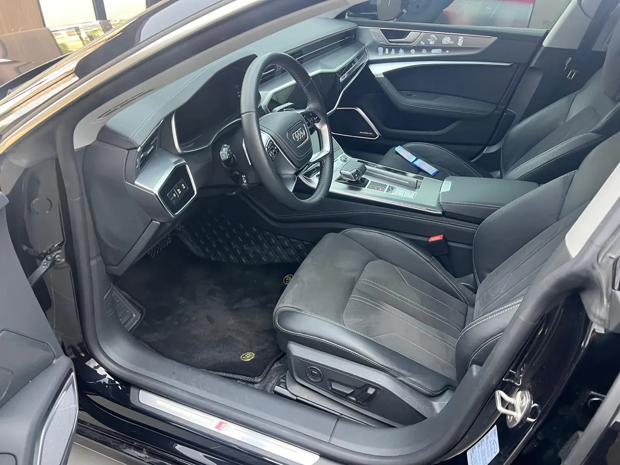 Audi 2024 A7L 2.0TFSI 45TFSI Luxury Automatic 4