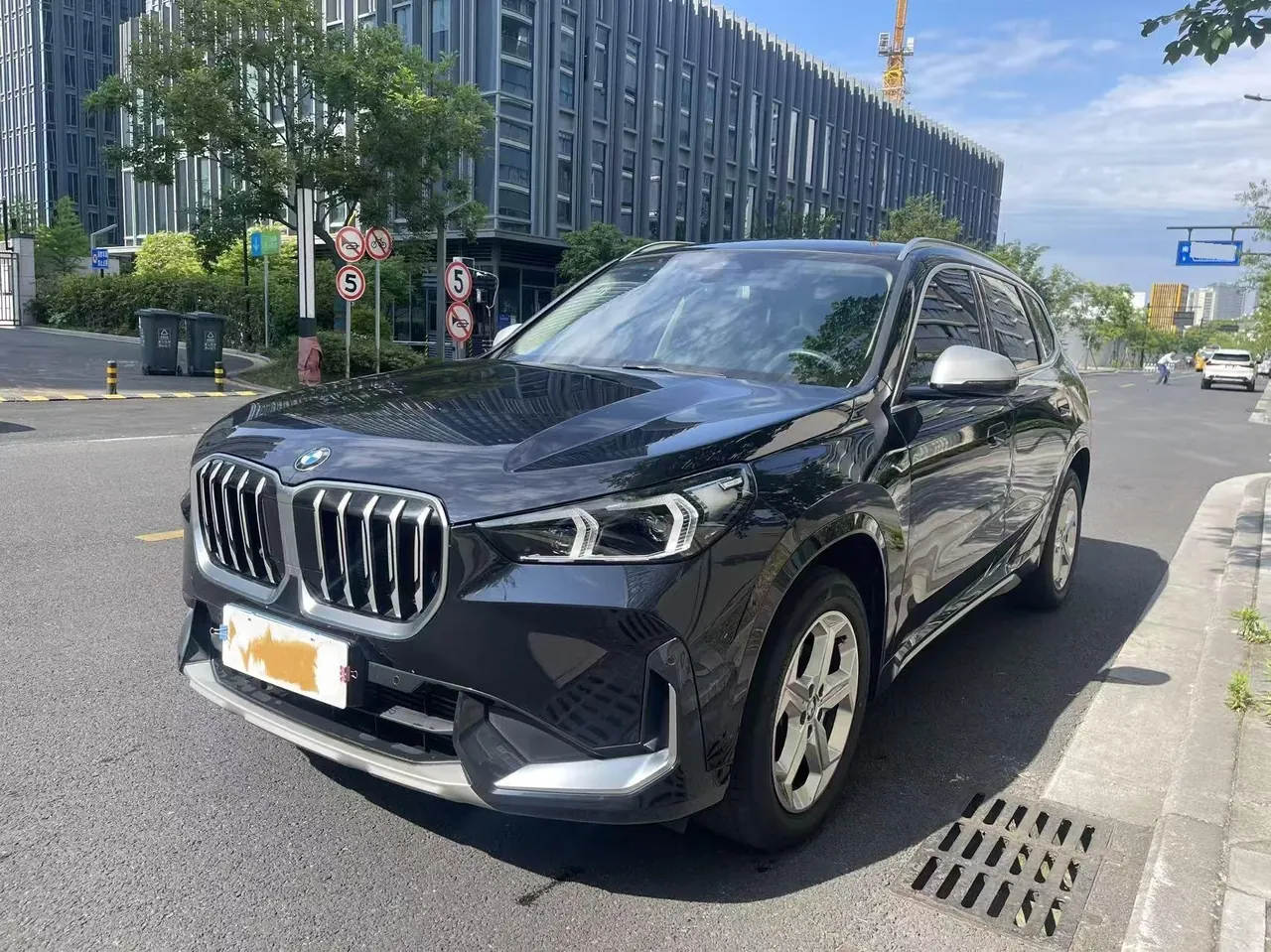 BMW 2023 X1 sDrive20Li 1.5T X Design Package Automatic Transmission - View 1