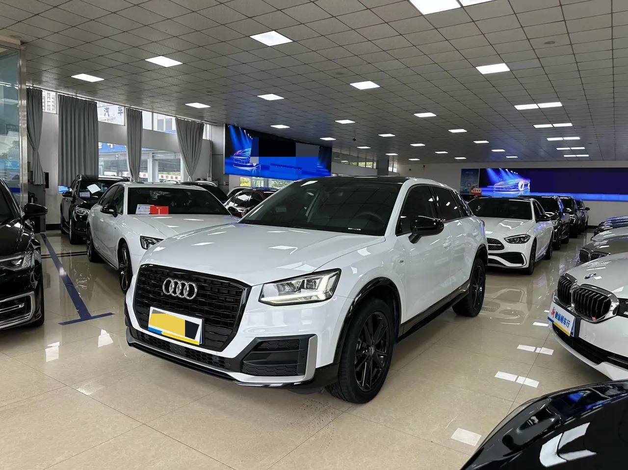 Открыть галерею: Audi 2021 Q2L 1.4TFSI 35TFSI Aggressive Dynamic Automatic