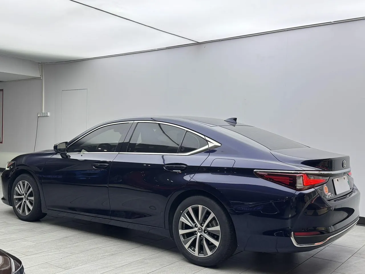 Lexus ES (Imported) 2020 ES260 2.5 Excellence Automatic Gear 3