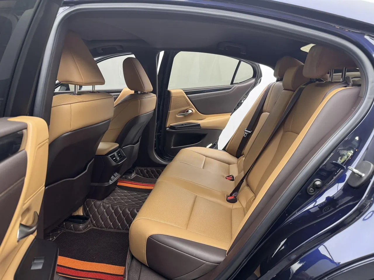 Lexus ES (Imported) 2020 ES260 2.5 Excellence Automatic Gear 6