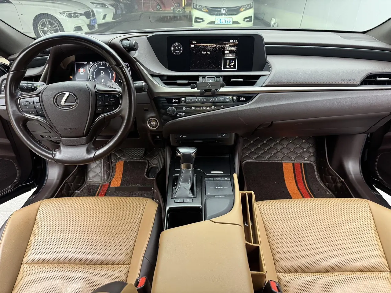 Lexus ES (Imported) 2020 ES260 2.5 Excellence Automatic Gear 8