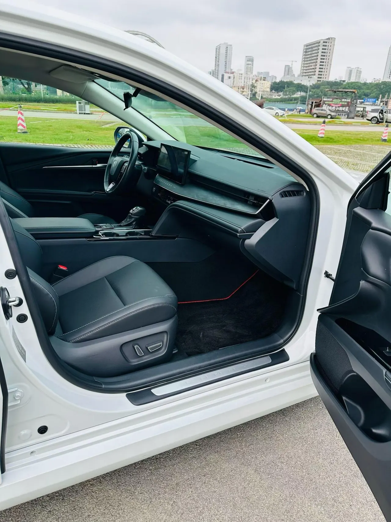 Toyota 2024 Camry 2.0G Stepless Premium Edition Automatic Gear 9