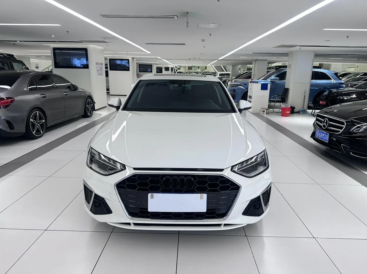 Audi 2020 A4L 2.0TFSI 40TFSI Fashion Dynamic Automatic 2