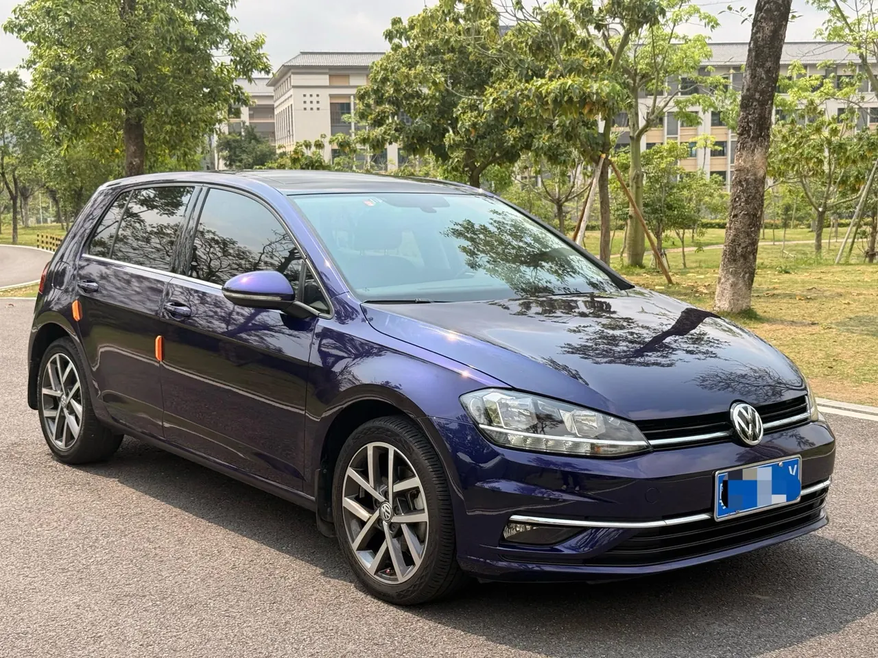 Volkswagen 2020 Golf 7 1.4TSI 280TSI Beloved Edition Comfortable Automatic 3
