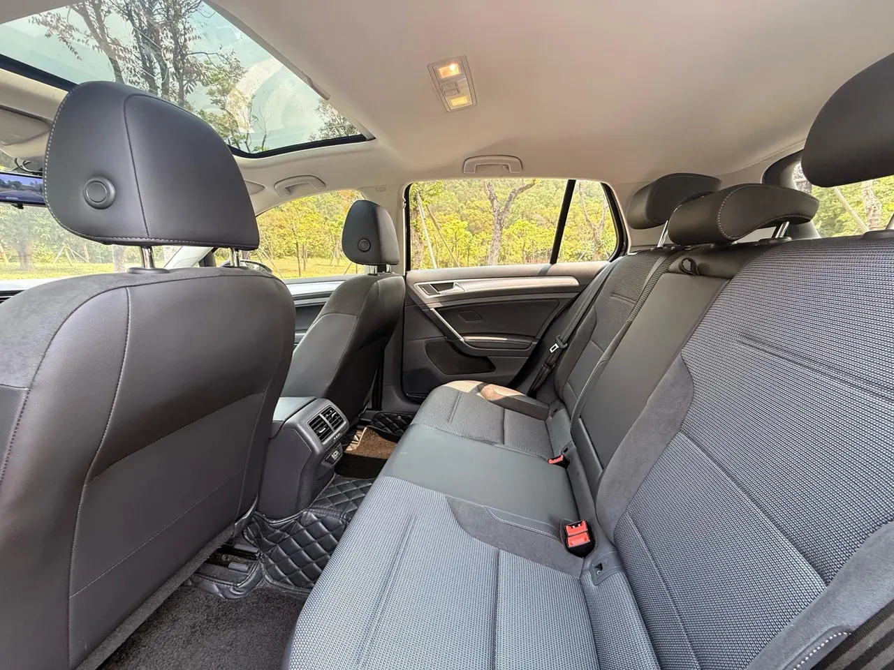 Volkswagen 2020 Golf 7 1.4TSI 280TSI Beloved Edition Comfortable Automatic 6