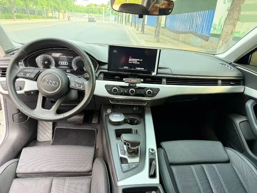Audi 2020 A4L 2.0TFSI 40TFSI Fashion Dynamic Automatic 4