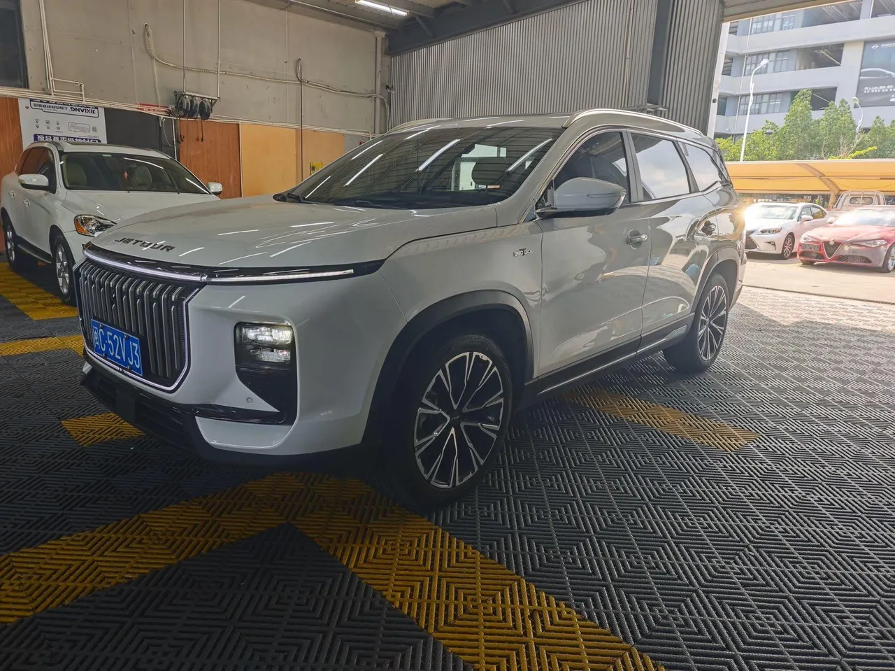 Open image lightbox: Jetour 2024 X90 PRO 2.0T to Zhen Edition 5-seat Automatic Gear