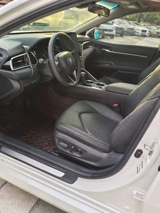 Toyota 2021 Camry 2.0G Stepless Deluxe Edition Automatic Gear 5