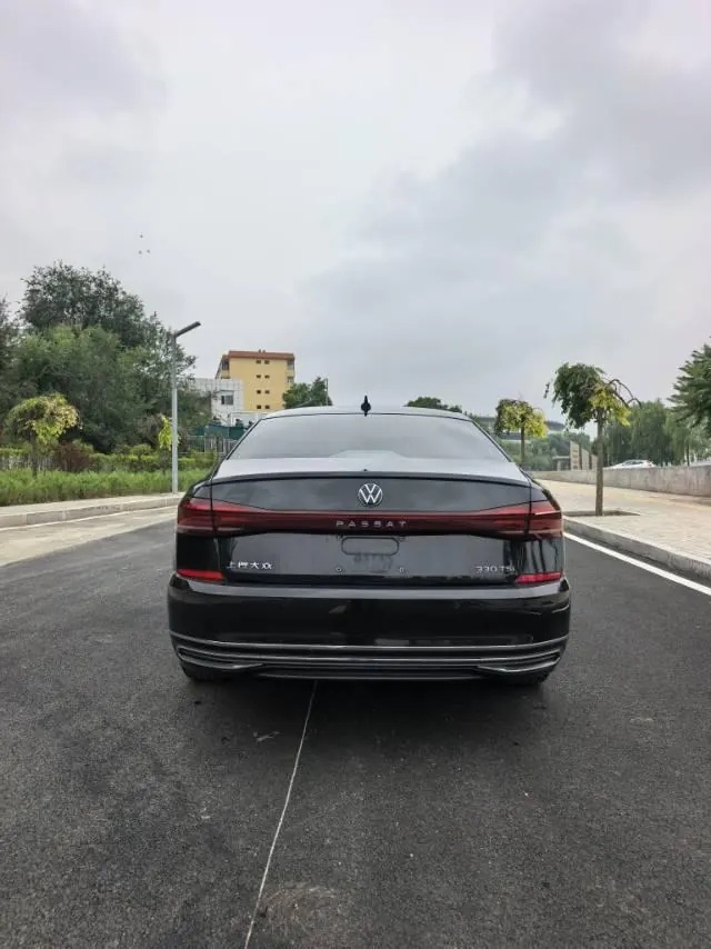 Volkswagen 2021 Passat 2.0TSI 330TSI Premium Edition Automatic Gear 7
