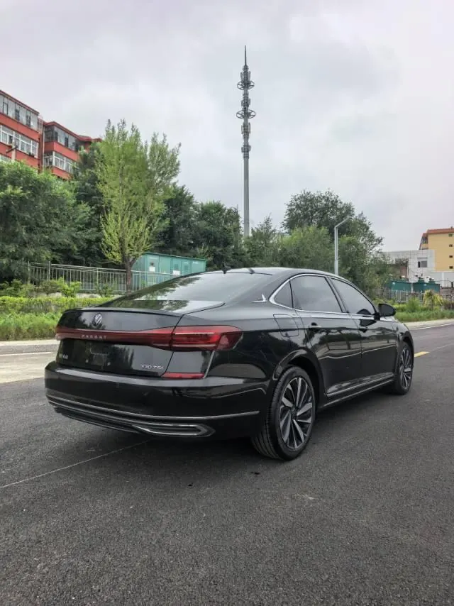 Volkswagen 2021 Passat 2.0TSI 330TSI Premium Edition Automatic Gear 8