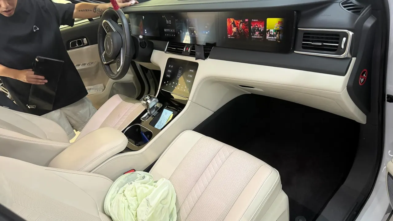 Li 2020 ONE 1.2T extended range 6-seat automatic gear 3