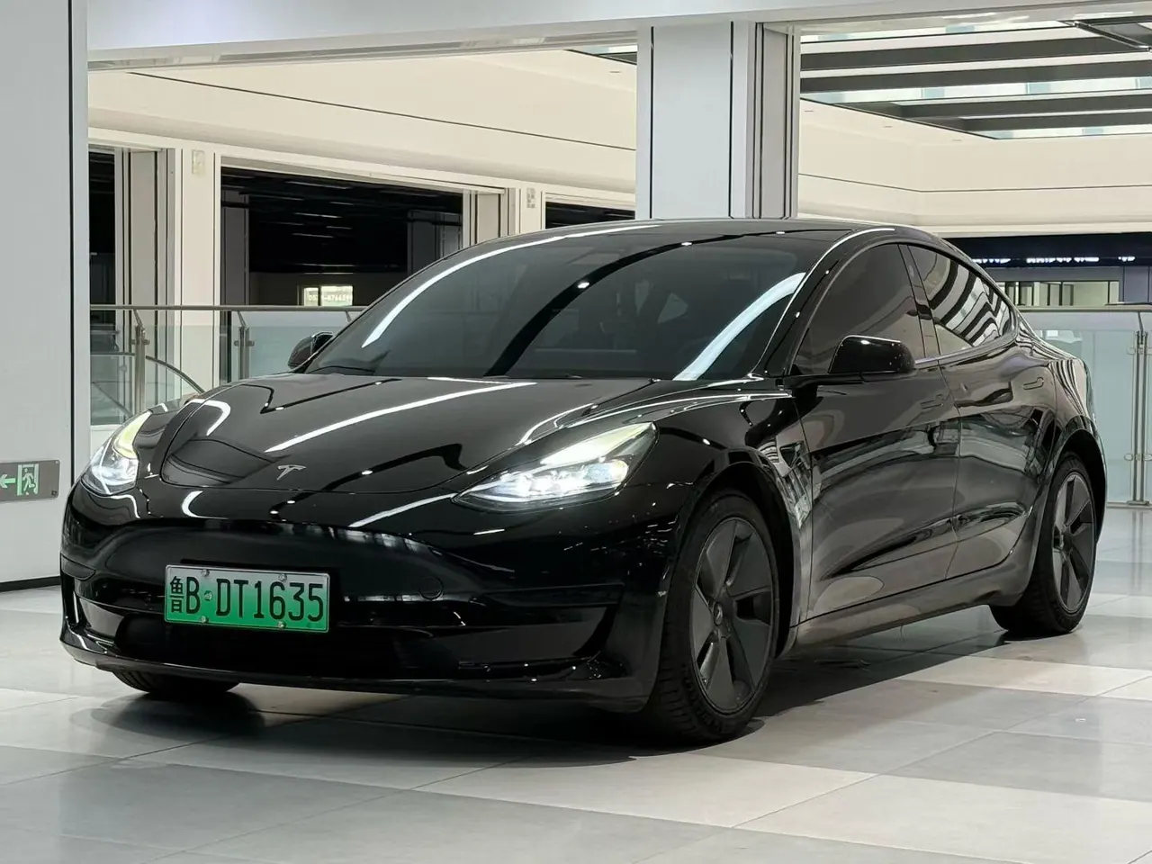 Tesla 2021 Model 3 Standard Endurance Rear Drive Upgraded Automatic Gear - View 1