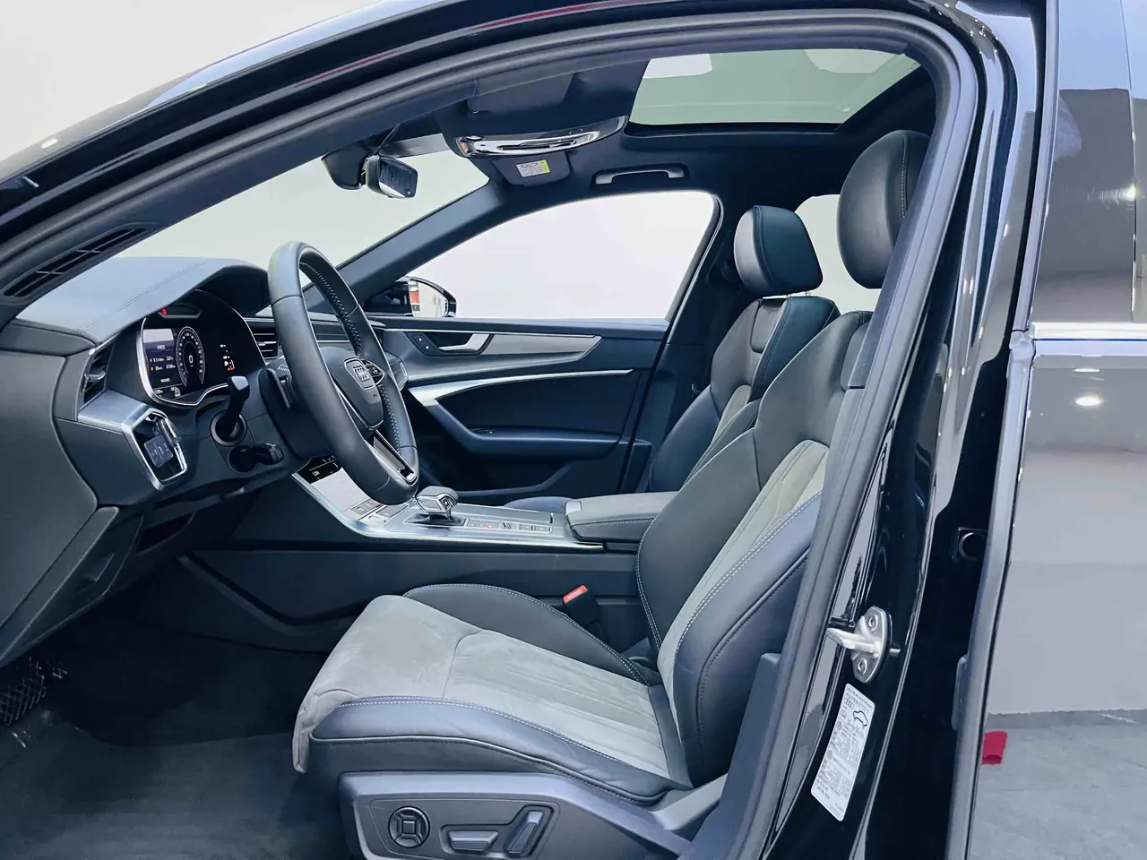 Audi 2020 A6L 2.0TFSI 40TFSI Deluxe Dynamic Automatic 5