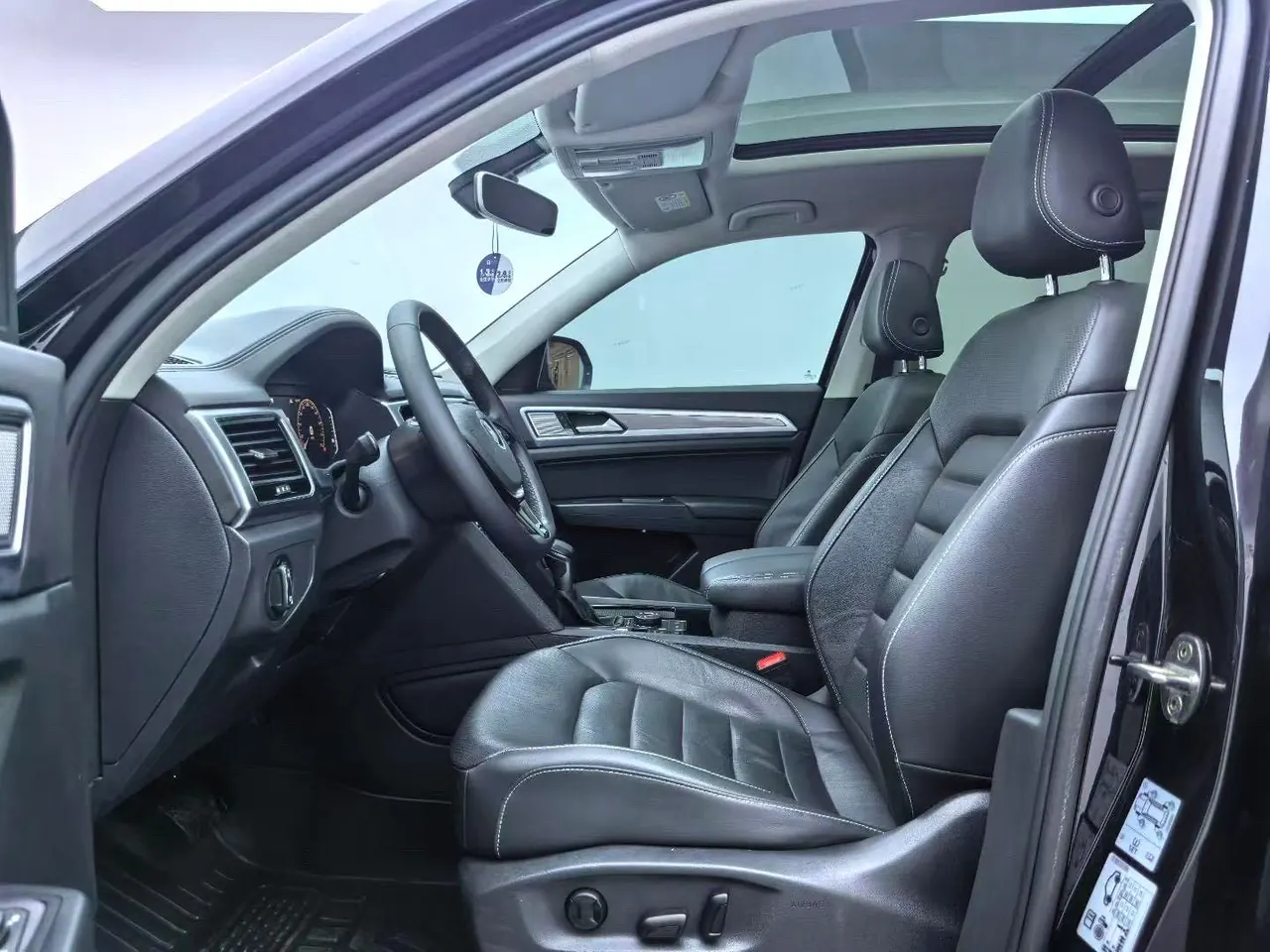 Volkswagen 2020 Tuang 2.0TSI 380TSI Four-wheel Drive Deluxe Edition Automatic Gear 3