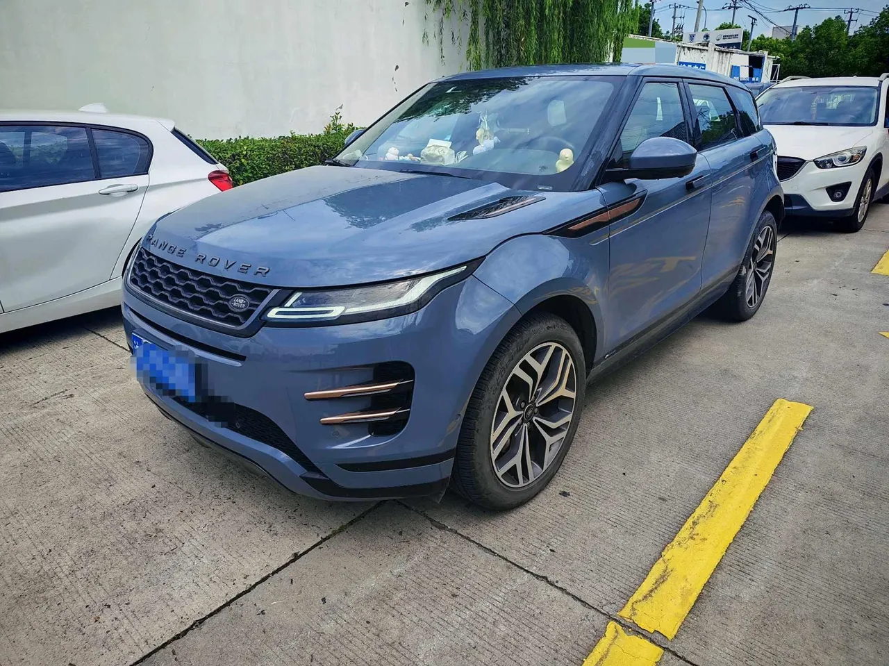 Открыть галерею: Land Rover 2020 Range Rover Aurora 48V 2.0T 249PS R-DYNAMIC SE Sports Technology Edition Automatic Gear